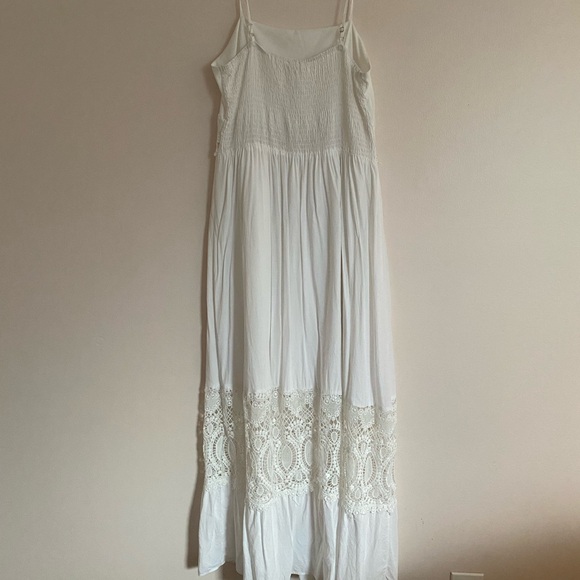 Solitaire White Lace Dress - Picture 6 of 7